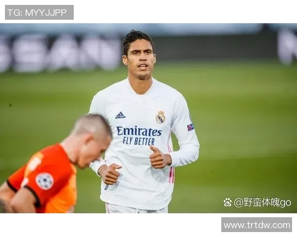 国外足球明星私生活揭秘球场之外的奢华与烦恼